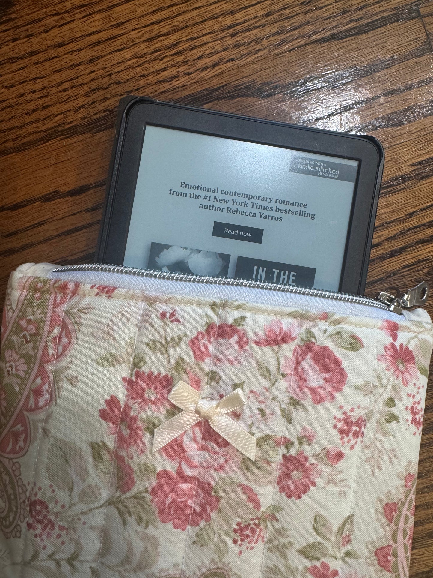 Flamingo E-Reader Case | E-Reader Cover | E-Reader Pouch | Handmade Kindle Sleeve | Padded E-Reader Case | 8x10 Cotton Kindle Pouch | Paperwhite Sleeve | Book Lover Gift | Tablet Sleeve | Zippered E-Reader Cover