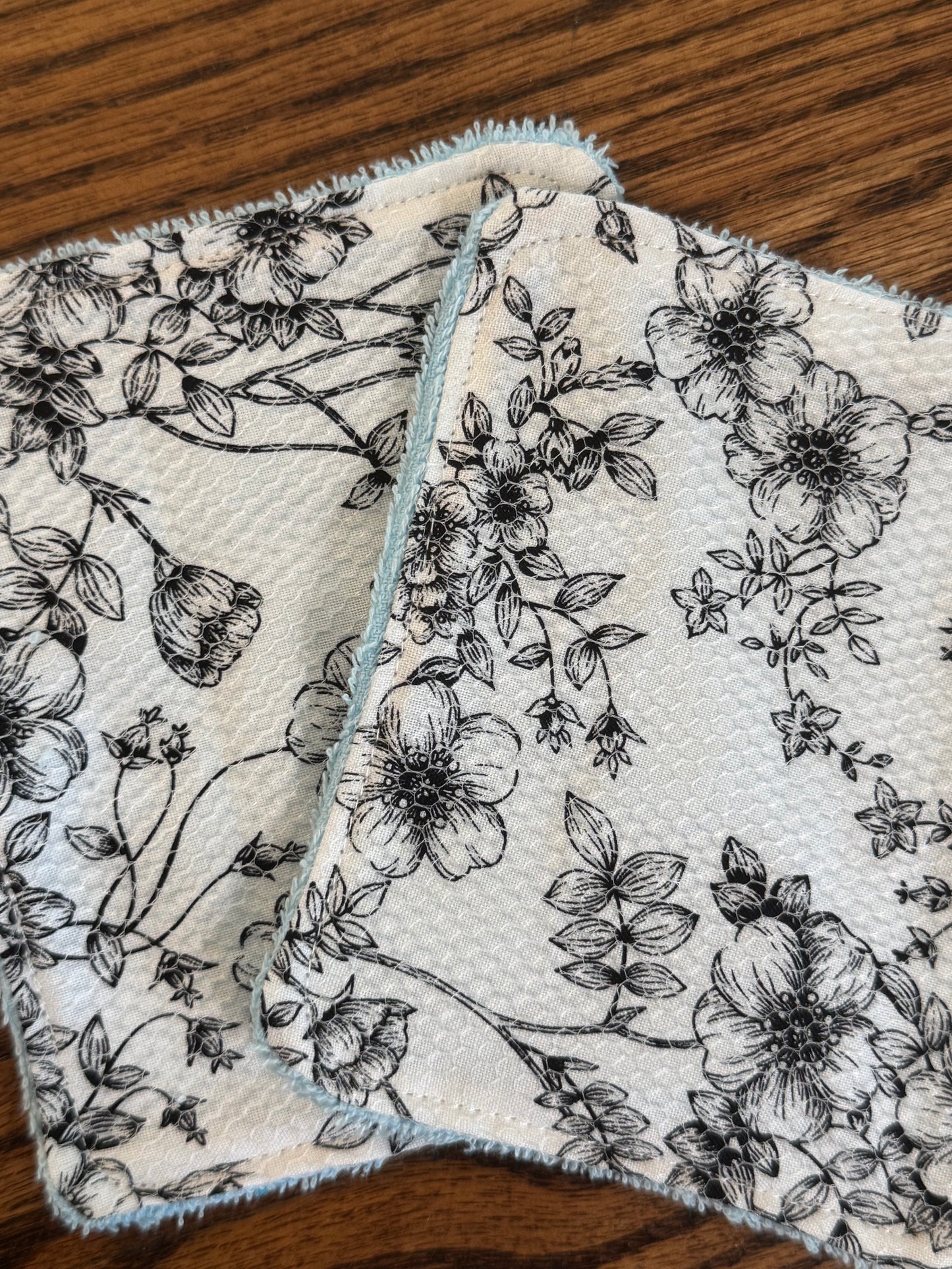 Black and White Flowers | Reusable Dual-Sided Dish Scrubber Set | 2-Pack Cotton & Terry Dish Cloths with Scrubbing Mesh | Eco-Friendly Kitchen Cleaning Cloths