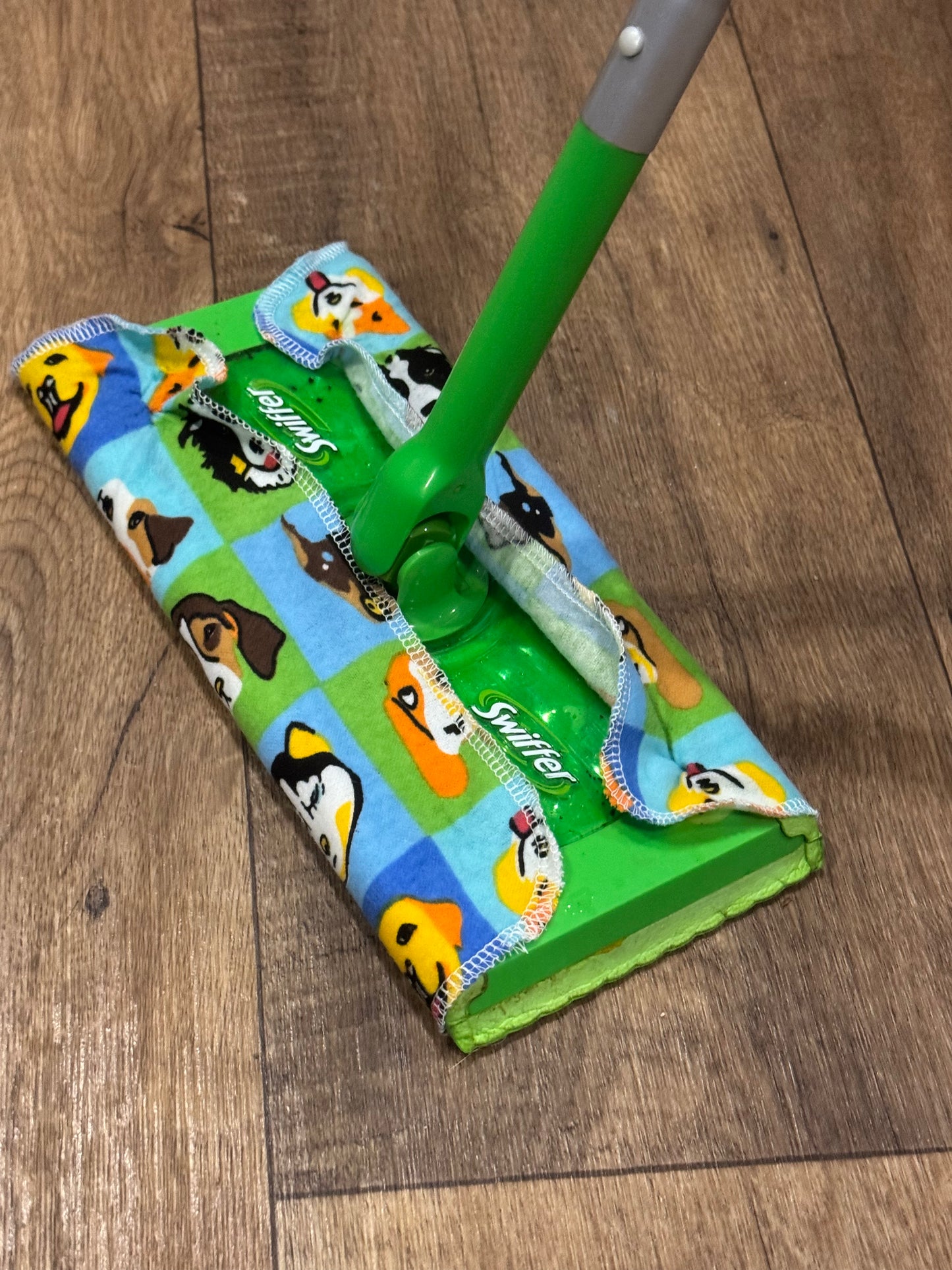 Strawberries ~ Reusable Mop Pads | 100% Cotton Flannel | Washable & Eco-Friendly | Set of 5 | Fits Swiffer-Style Mops