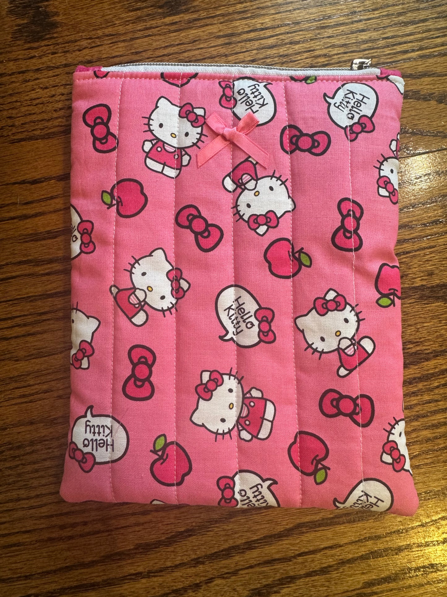 Kitty E-Reader Pouch | Handmade Kindle Sleeve | Padded E-Reader Case | 8x10 Cotton Kindle Pouch | Paperwhite Sleeve | Book Lover Gift | Tablet Sleeve | Zippered E-Reader Cover