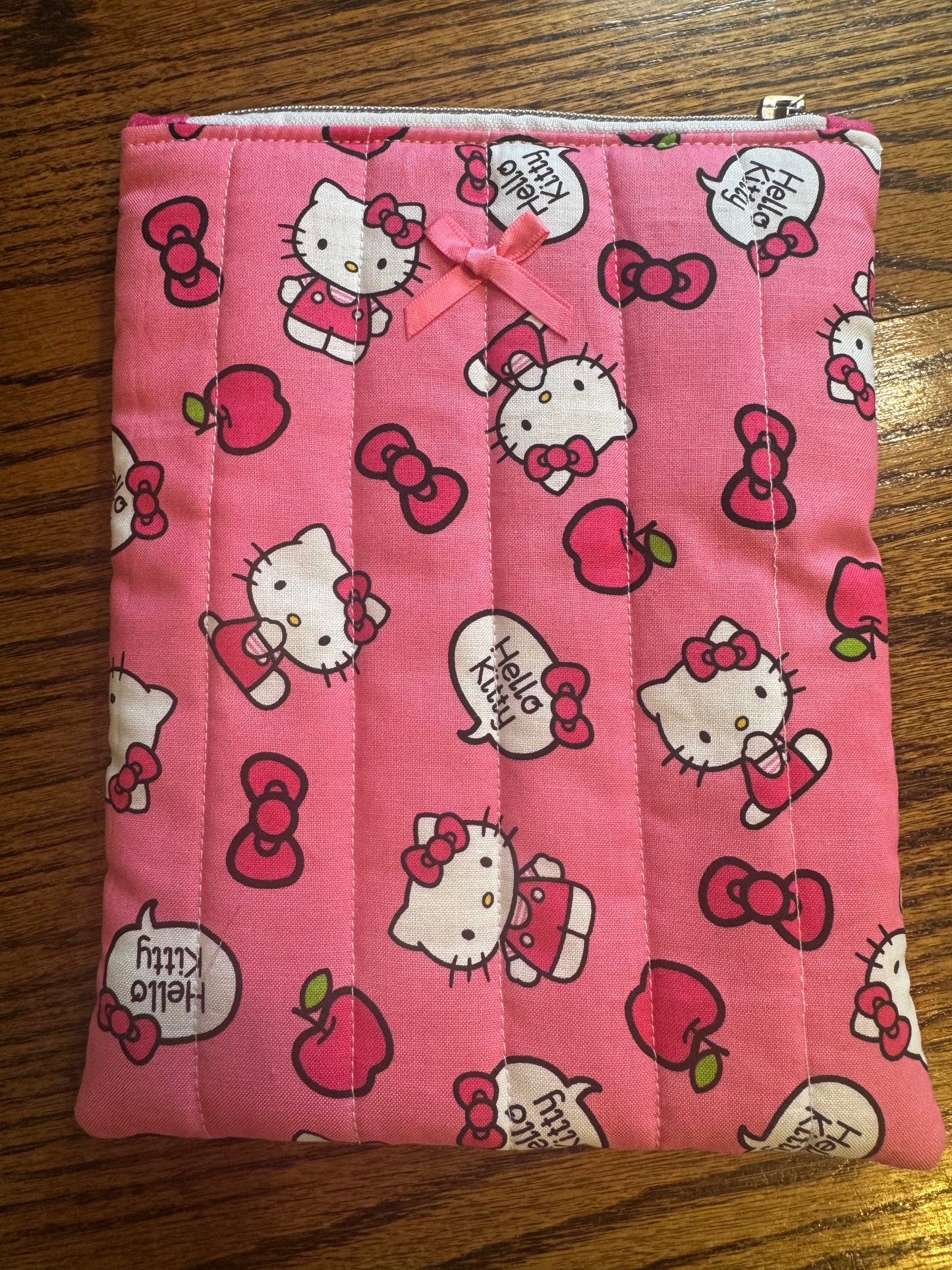 Kitty E-Reader Pouch | Handmade Kindle Sleeve | Padded E-Reader Case | 8x10 Cotton Kindle Pouch | Paperwhite Sleeve | Book Lover Gift | Tablet Sleeve | Zippered E-Reader Cover