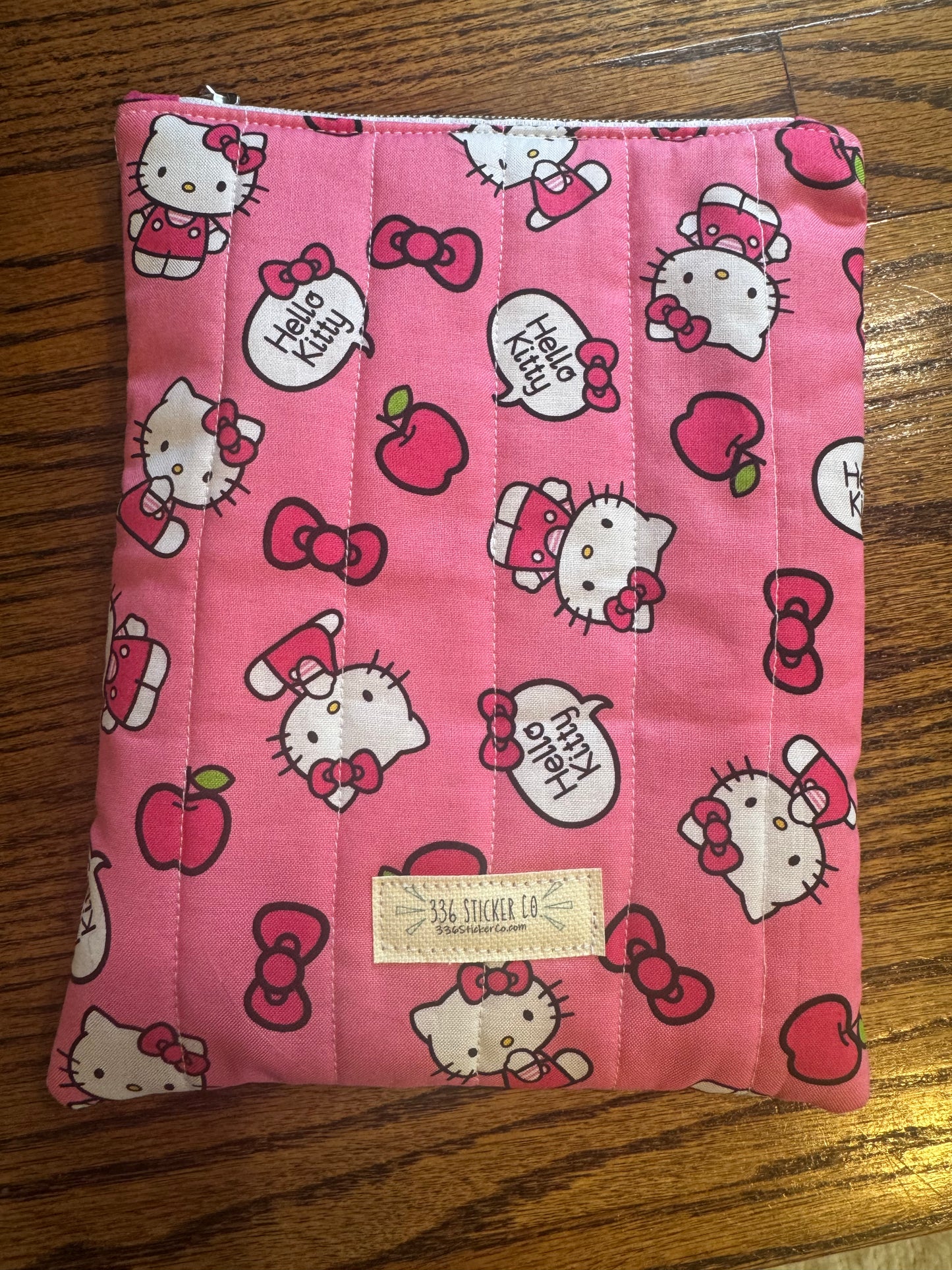 Kitty E-Reader Pouch | Handmade Kindle Sleeve | Padded E-Reader Case | 8x10 Cotton Kindle Pouch | Paperwhite Sleeve | Book Lover Gift | Tablet Sleeve | Zippered E-Reader Cover