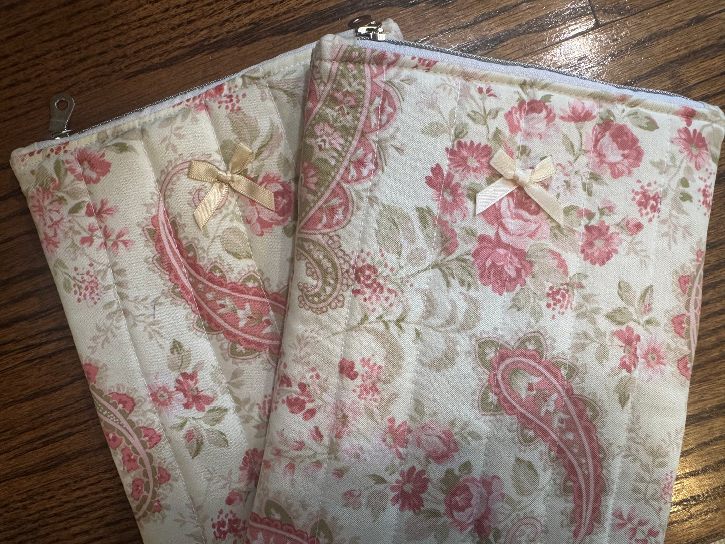 Paisley E-Reader Case | E-Reader Cover | E-Reader Pouch | Handmade Kindle Sleeve | Padded E-Reader Case | 8x10 Cotton Kindle Pouch | Paperwhite Sleeve | Book Lover Gift | Tablet Sleeve | Zippered E-Reader Cover
