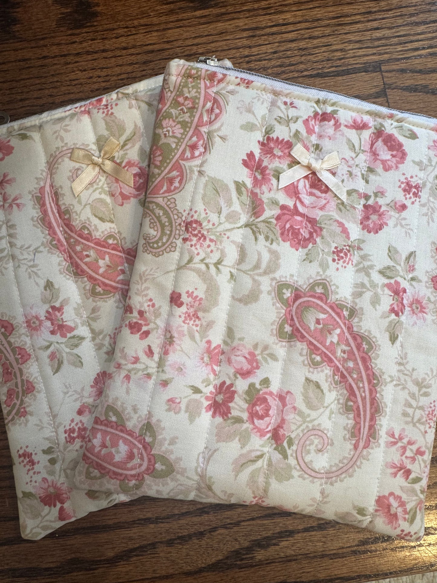 Paisley E-Reader Case | E-Reader Cover | E-Reader Pouch | Handmade Kindle Sleeve | Padded E-Reader Case | 8x10 Cotton Kindle Pouch | Paperwhite Sleeve | Book Lover Gift | Tablet Sleeve | Zippered E-Reader Cover