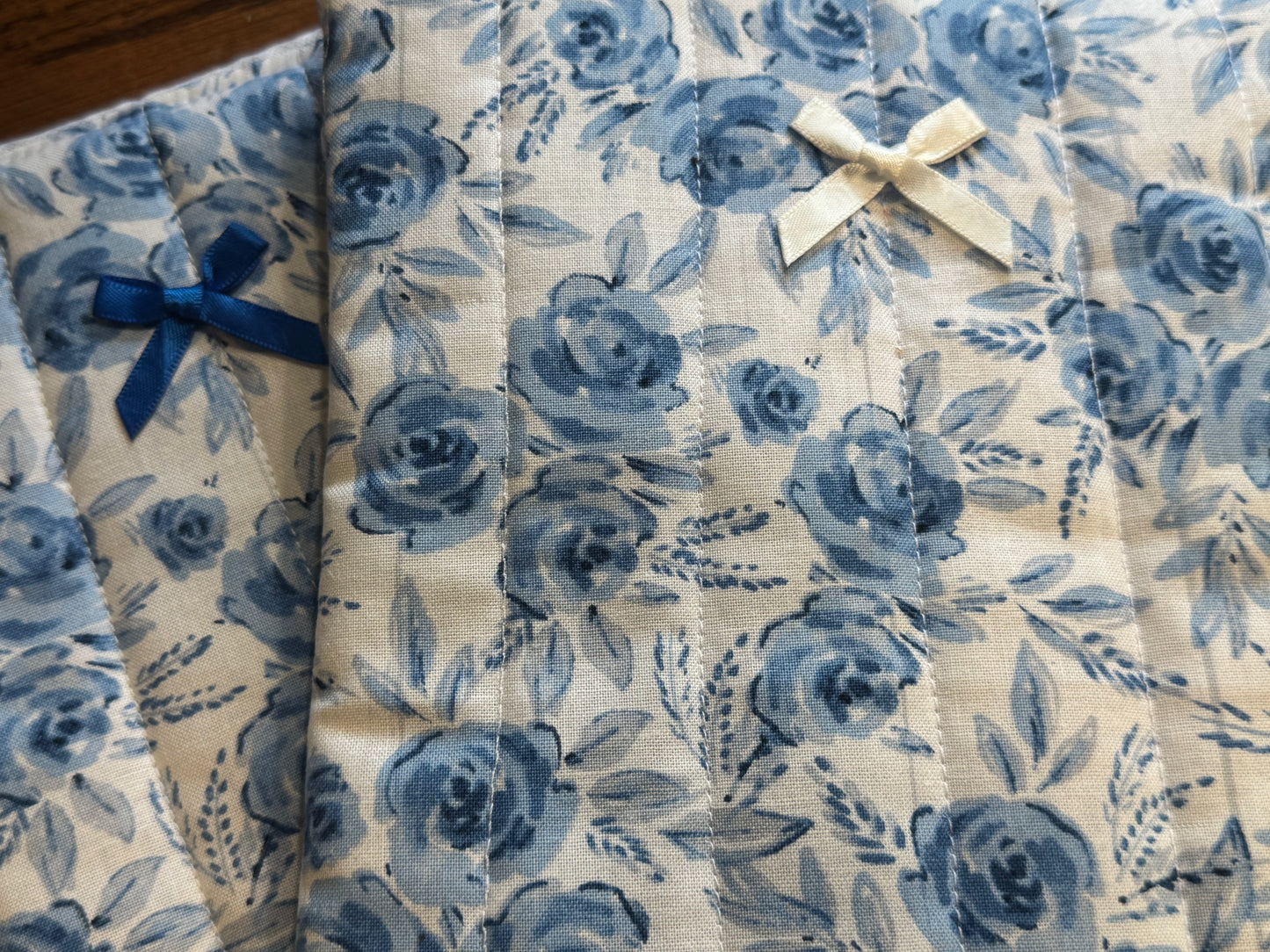 Blue Flowers E-Reader Case | E-Reader Cover | E-Reader Pouch | Handmade Kindle Sleeve | Padded E-Reader Case | 8x10 Cotton Kindle Pouch | Paperwhite Sleeve | Book Lover Gift | Tablet Sleeve | Zippered E-Reader Cover