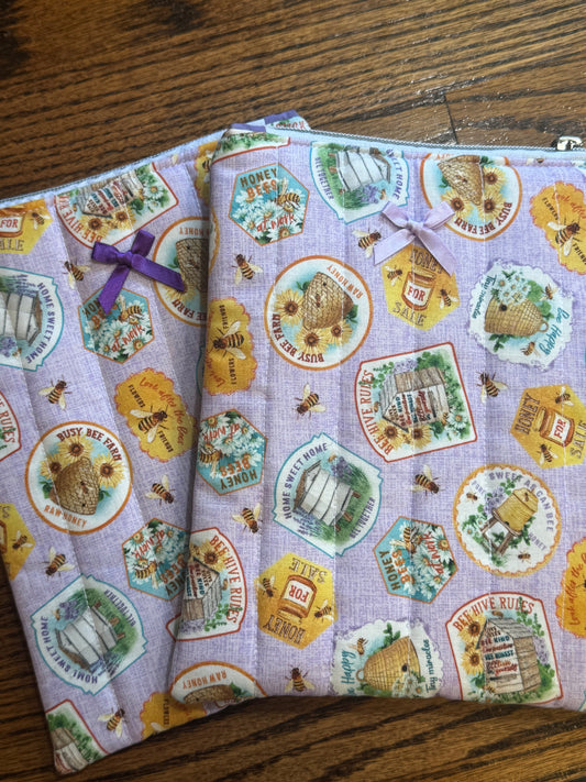 Honey Bee | E-Reader Pouch | Handmade Kindle Sleeve | Padded E-Reader Case | 8x10 Cotton Kindle Pouch | Paperwhite Sleeve | Book Lover Gift | Tablet Sleeve | Zippered E-Reader Cover