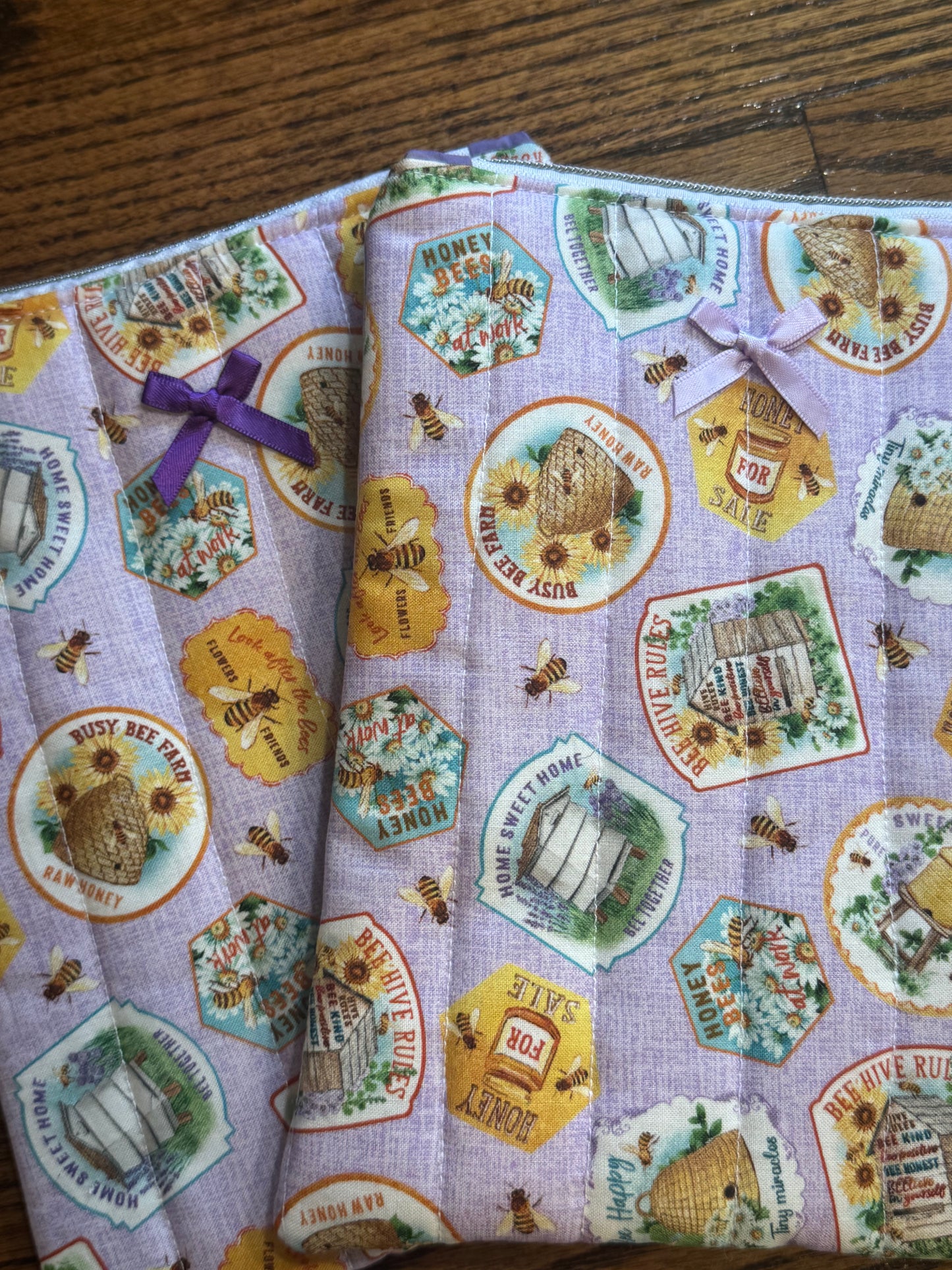 Honey Bee | E-Reader Pouch | Handmade Kindle Sleeve | Padded E-Reader Case | 8x10 Cotton Kindle Pouch | Paperwhite Sleeve | Book Lover Gift | Tablet Sleeve | Zippered E-Reader Cover