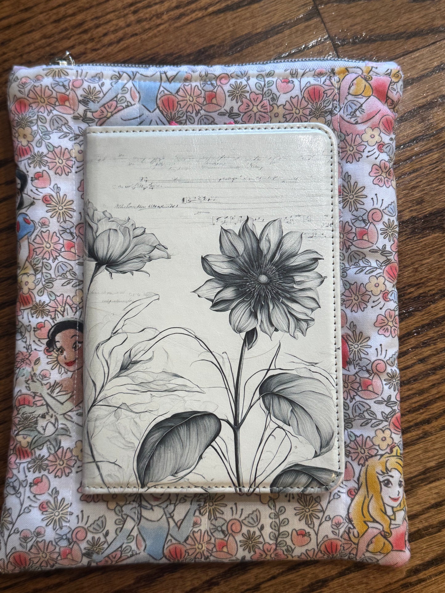 Princess E-Reader Pouch | Handmade Kindle Sleeve | Padded E-Reader Case | 8x10 Cotton Kindle Pouch | Paperwhite Sleeve | Book Lover Gift | Tablet Sleeve | Zippered E-Reader Cover