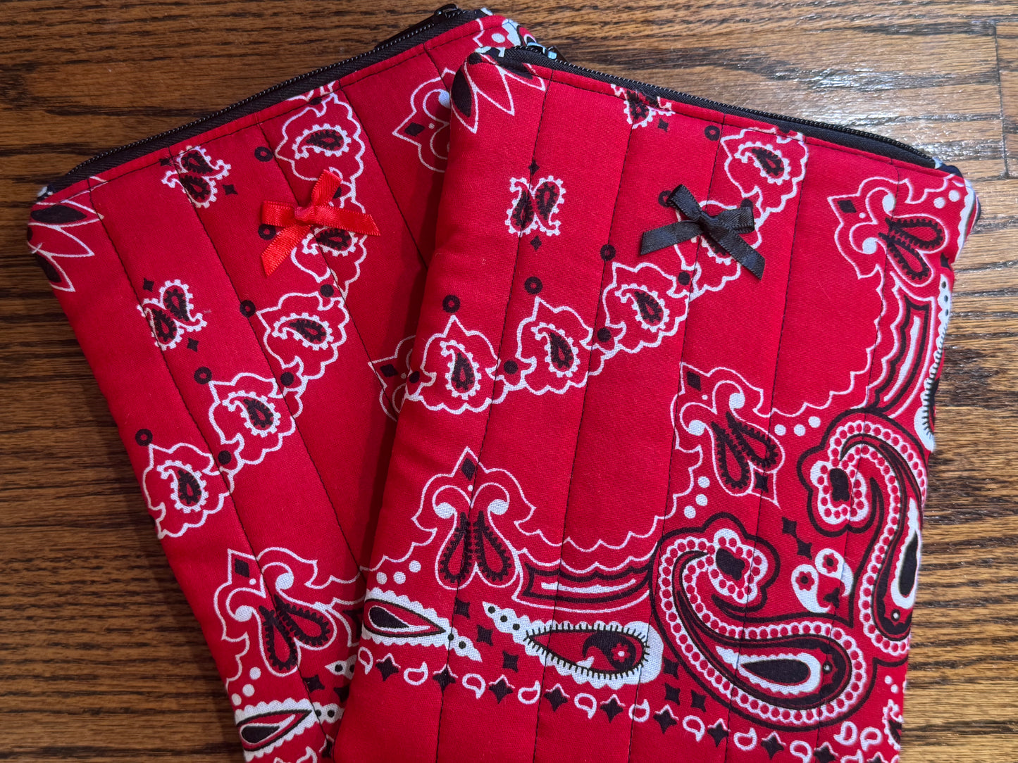 Bandana E-Reader Cover | E-Reader Pouch | Handmade Kindle Sleeve | Padded E-Reader Case | 8x10 Cotton Kindle Pouch | Paperwhite Sleeve | Book Lover Gift | Tablet Sleeve | Zippered E-Reader Cover
