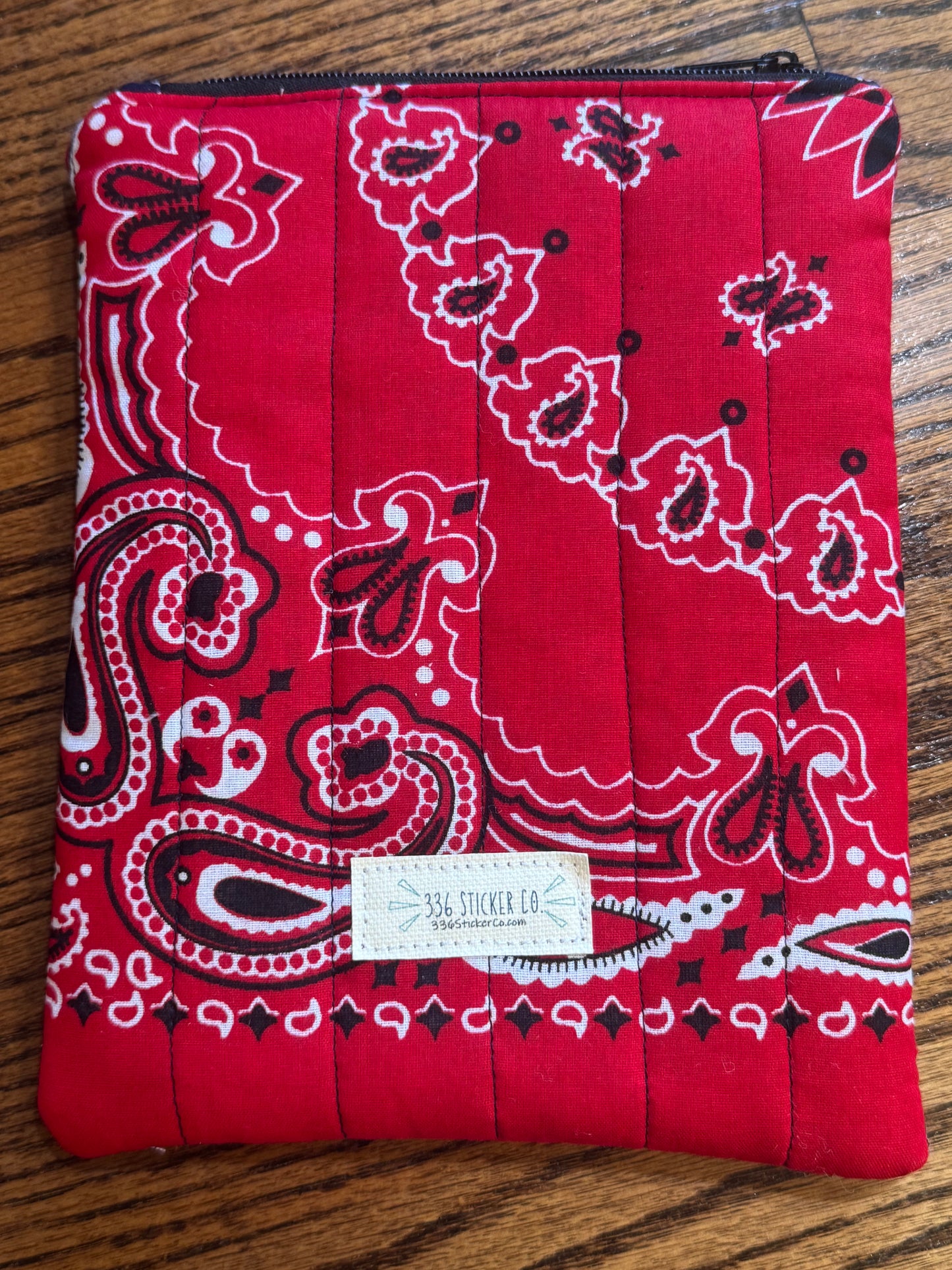 Bandana E-Reader Cover | E-Reader Pouch | Handmade Kindle Sleeve | Padded E-Reader Case | 8x10 Cotton Kindle Pouch | Paperwhite Sleeve | Book Lover Gift | Tablet Sleeve | Zippered E-Reader Cover