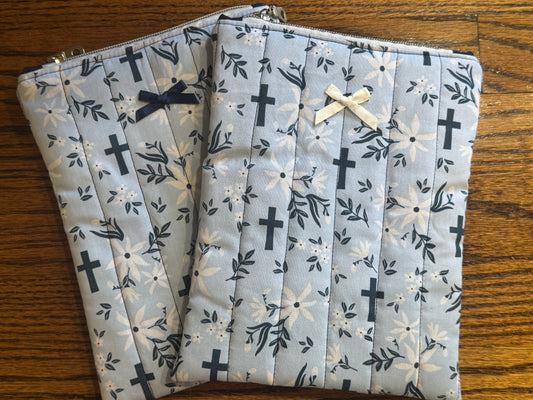 Christian E-Reader Case | E-Reader Cover | E-Reader Pouch | Handmade Kindle Sleeve | Padded E-Reader Case | 8x10 Cotton Kindle Pouch | Paperwhite Sleeve | Book Lover Gift | Tablet Sleeve | Zippered E-Reader Cover