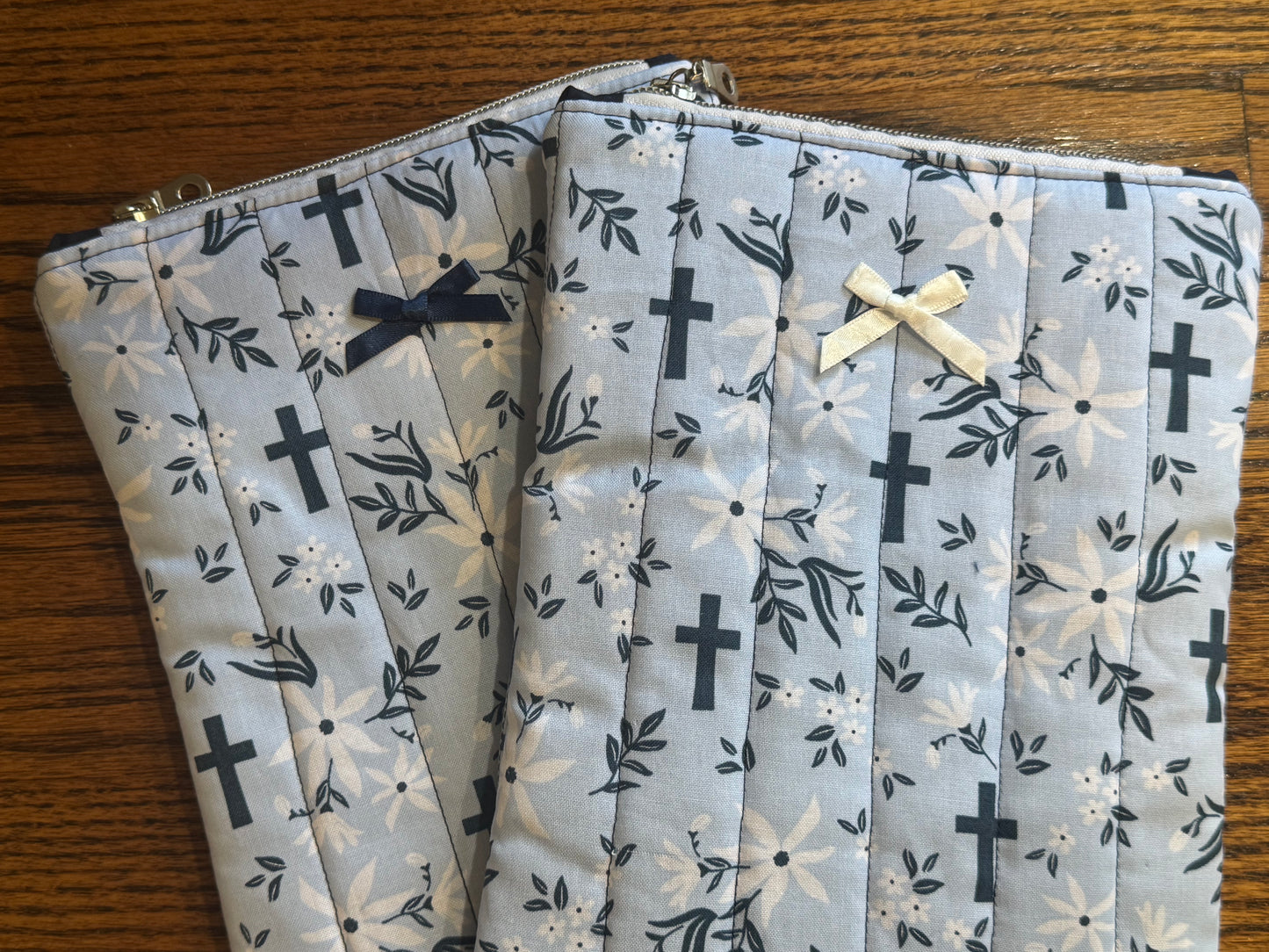 Christian E-Reader Case | E-Reader Cover | E-Reader Pouch | Handmade Kindle Sleeve | Padded E-Reader Case | 8x10 Cotton Kindle Pouch | Paperwhite Sleeve | Book Lover Gift | Tablet Sleeve | Zippered E-Reader Cover