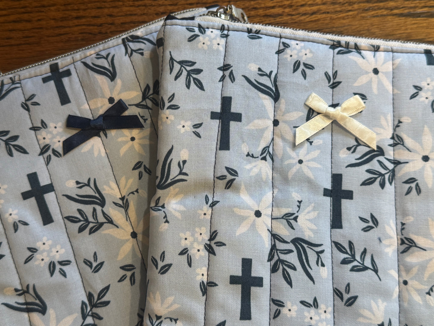 Christian E-Reader Case | E-Reader Cover | E-Reader Pouch | Handmade Kindle Sleeve | Padded E-Reader Case | 8x10 Cotton Kindle Pouch | Paperwhite Sleeve | Book Lover Gift | Tablet Sleeve | Zippered E-Reader Cover