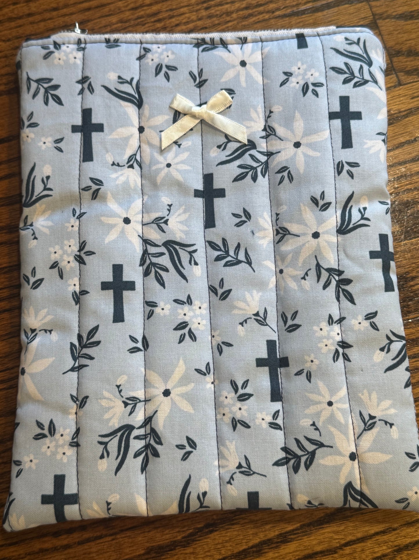 Christian E-Reader Case | E-Reader Cover | E-Reader Pouch | Handmade Kindle Sleeve | Padded E-Reader Case | 8x10 Cotton Kindle Pouch | Paperwhite Sleeve | Book Lover Gift | Tablet Sleeve | Zippered E-Reader Cover