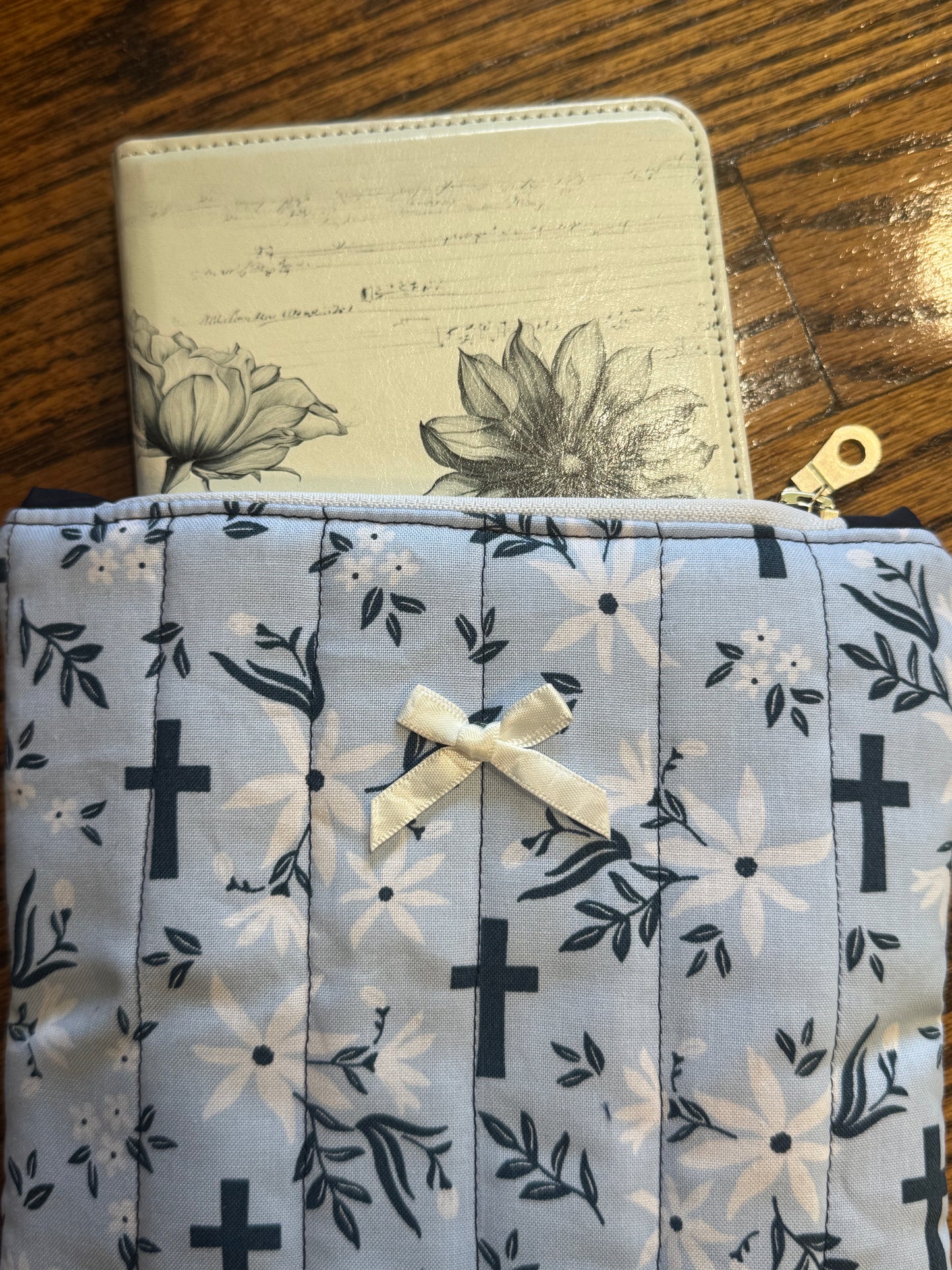 Christian E-Reader Case | E-Reader Cover | E-Reader Pouch | Handmade Kindle Sleeve | Padded E-Reader Case | 8x10 Cotton Kindle Pouch | Paperwhite Sleeve | Book Lover Gift | Tablet Sleeve | Zippered E-Reader Cover