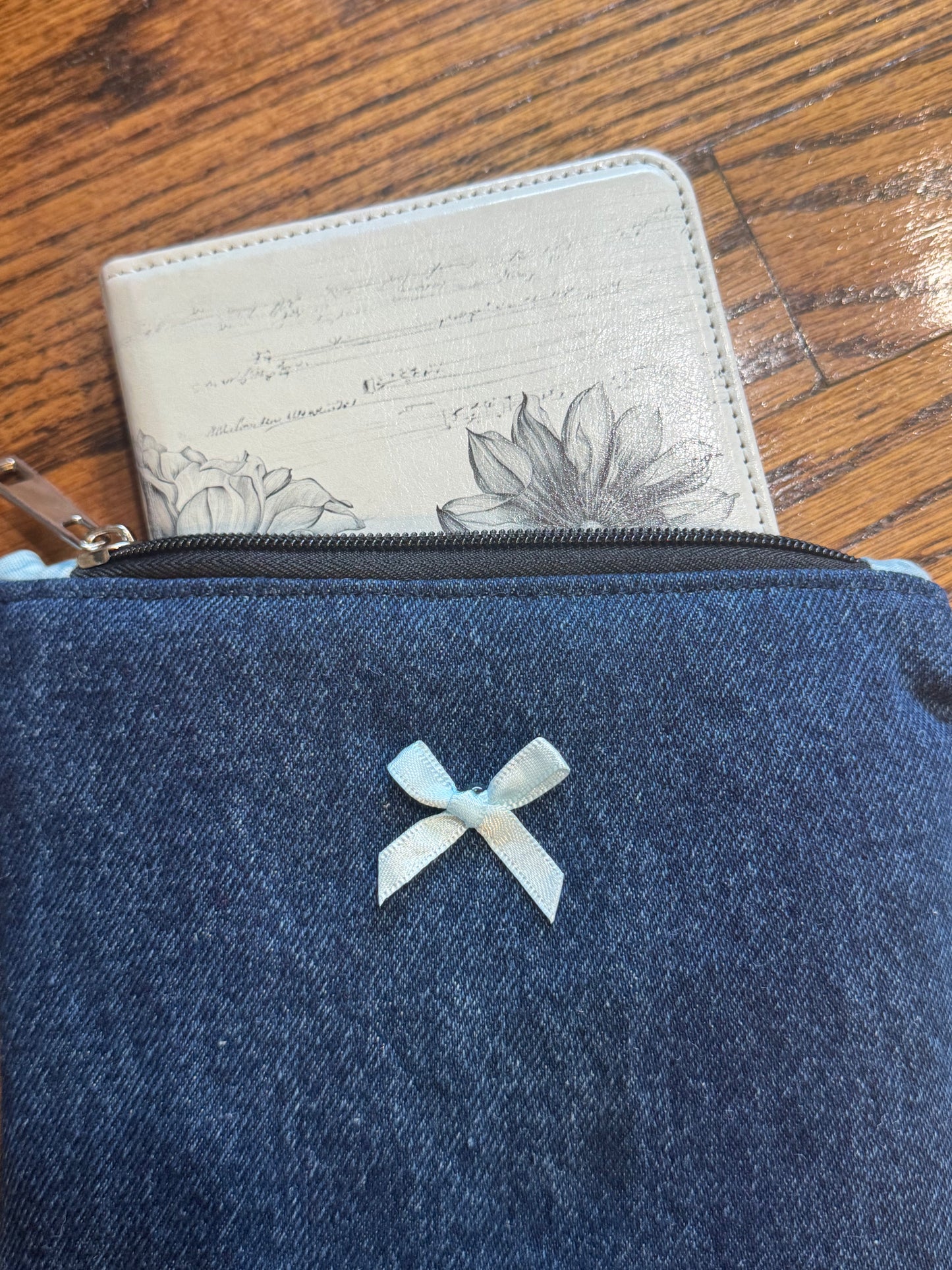 Denim E-Reader Pouch | Handmade Kindle Sleeve | Padded E-Reader Case | 8x10 Cotton Kindle Pouch | Paperwhite Sleeve | Book Lover Gift | Tablet Sleeve | Zippered E-Reader Cover