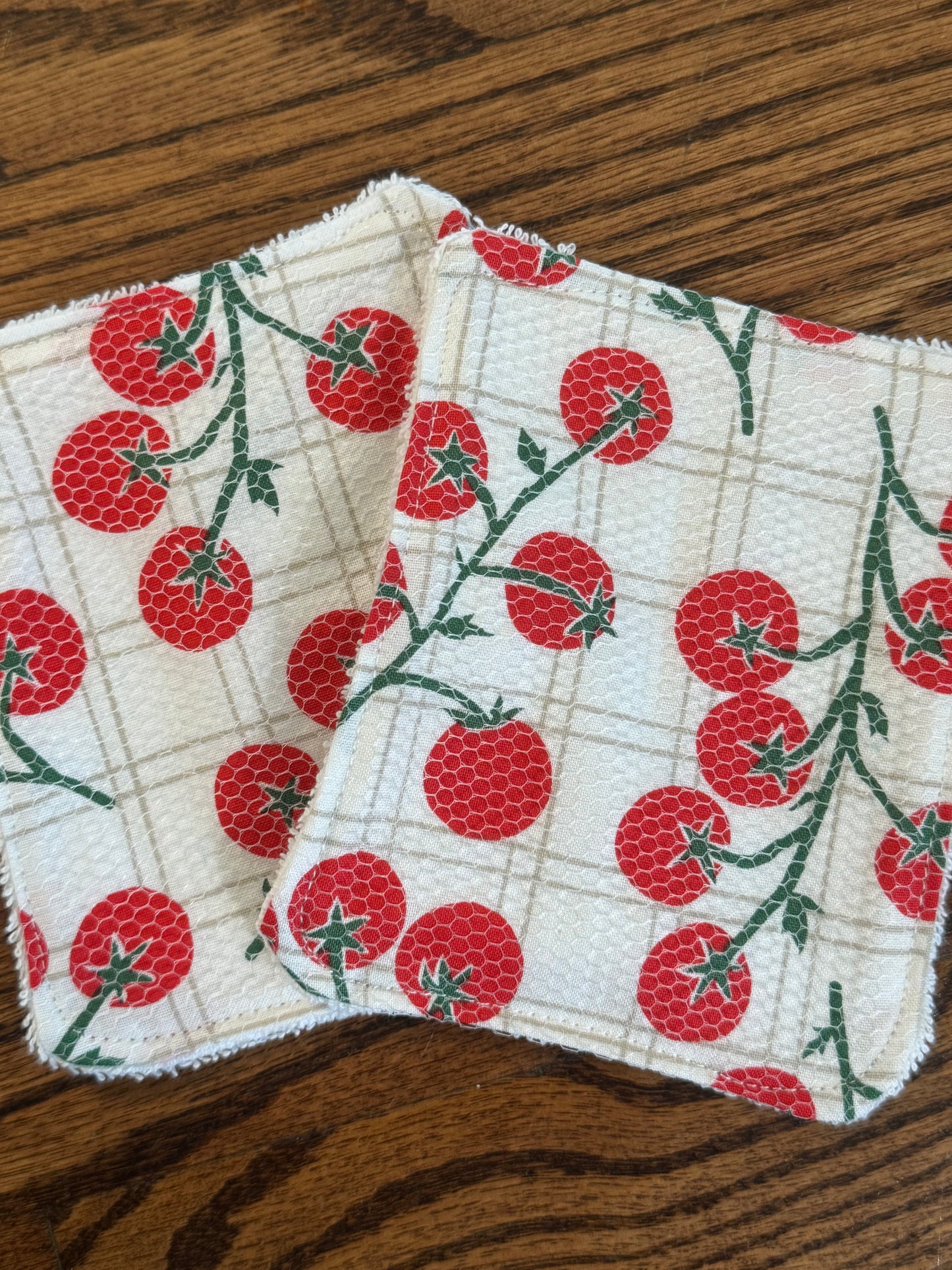 Tomatoes On the Vine | Reusable Dual-Sided Dish Scrubber Set | 2-Pack Cotton & Terry Dish Cloths with Scrubbing Mesh | Eco-Friendly Kitchen Cleaning Cloths