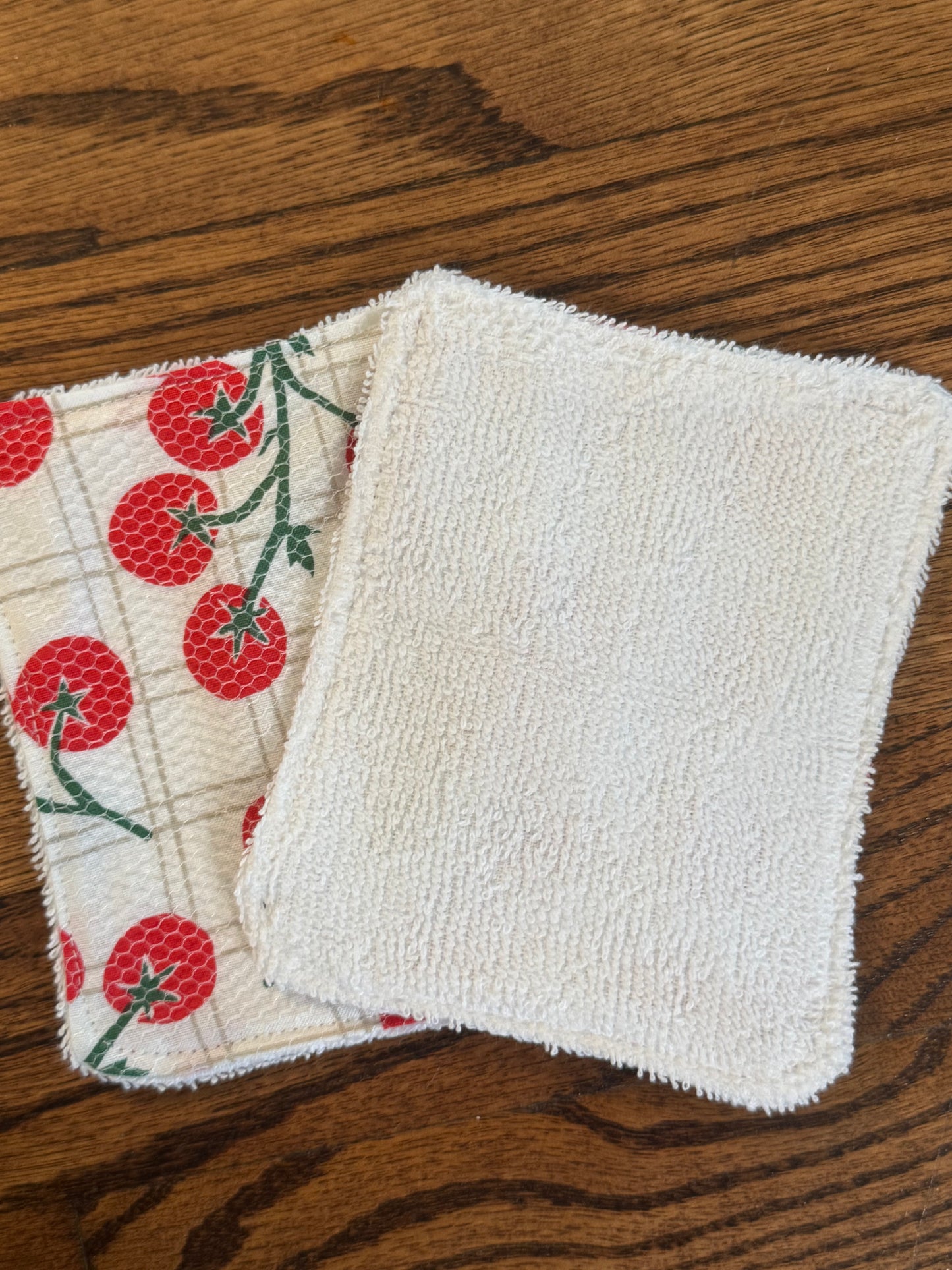 Tomatoes On the Vine | Reusable Dual-Sided Dish Scrubber Set | 2-Pack Cotton & Terry Dish Cloths with Scrubbing Mesh | Eco-Friendly Kitchen Cleaning Cloths