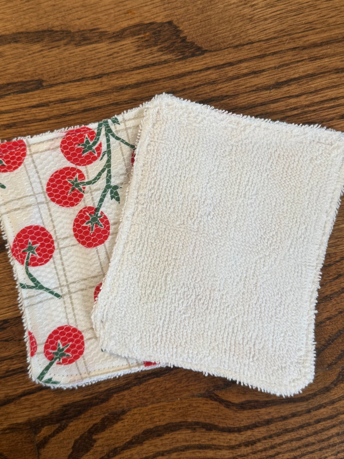 Tomatoes On the Vine | Reusable Dual-Sided Dish Scrubber Set | 2-Pack Cotton & Terry Dish Cloths with Scrubbing Mesh | Eco-Friendly Kitchen Cleaning Cloths