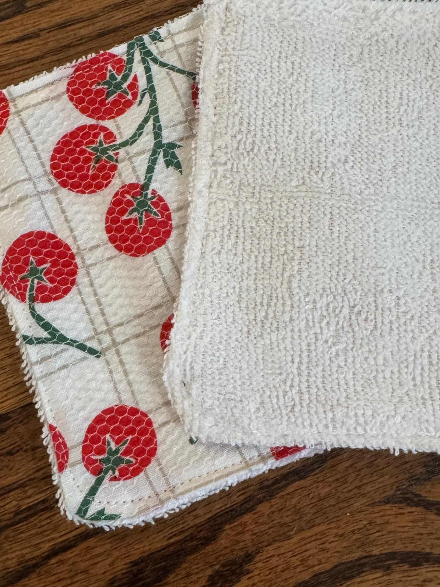 Tomatoes On the Vine | Reusable Dual-Sided Dish Scrubber Set | 2-Pack Cotton & Terry Dish Cloths with Scrubbing Mesh | Eco-Friendly Kitchen Cleaning Cloths
