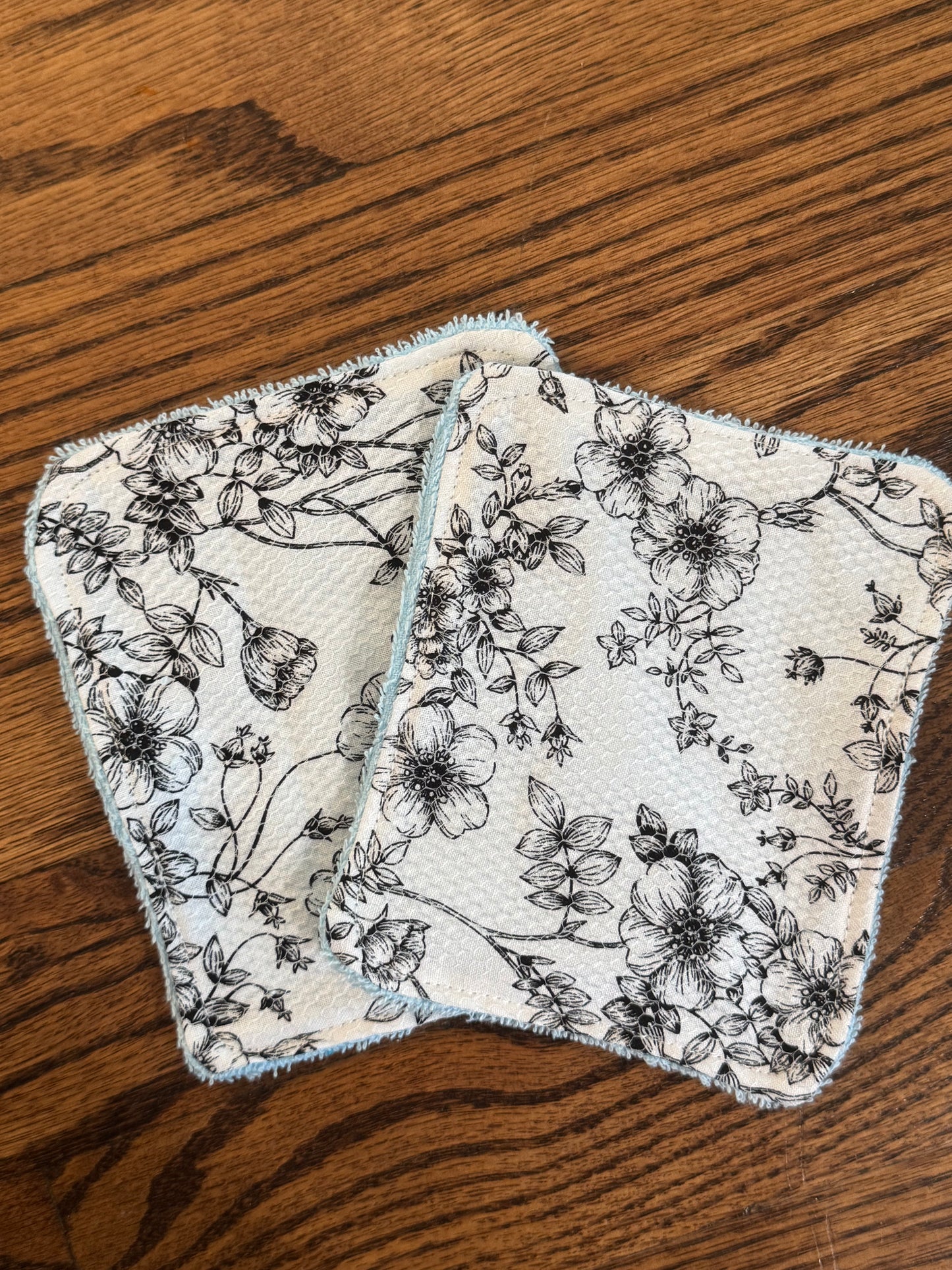 Black and White Flowers | Reusable Dual-Sided Dish Scrubber Set | 2-Pack Cotton & Terry Dish Cloths with Scrubbing Mesh | Eco-Friendly Kitchen Cleaning Cloths