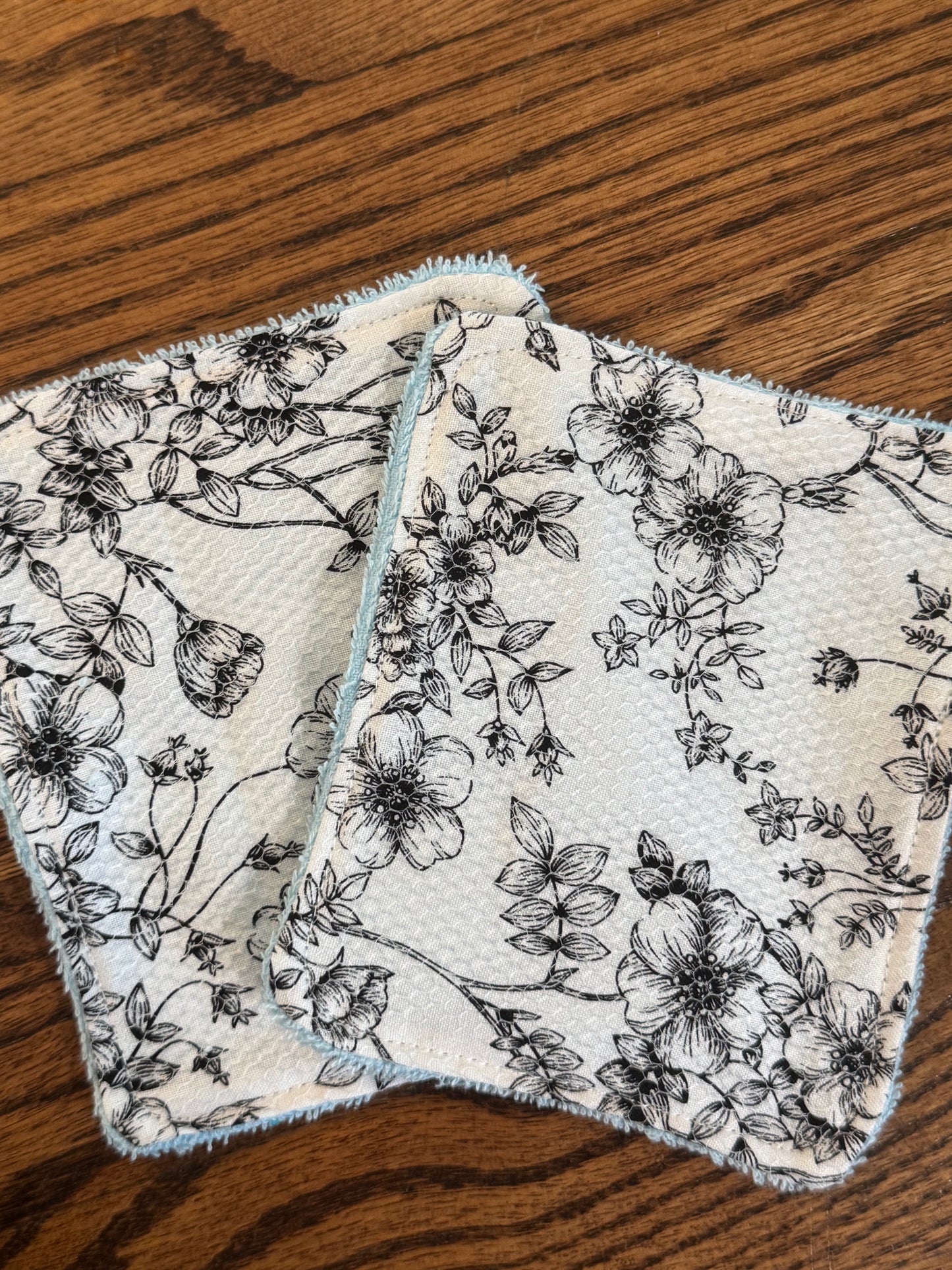 Black and White Flowers | Reusable Dual-Sided Dish Scrubber Set | 2-Pack Cotton & Terry Dish Cloths with Scrubbing Mesh | Eco-Friendly Kitchen Cleaning Cloths