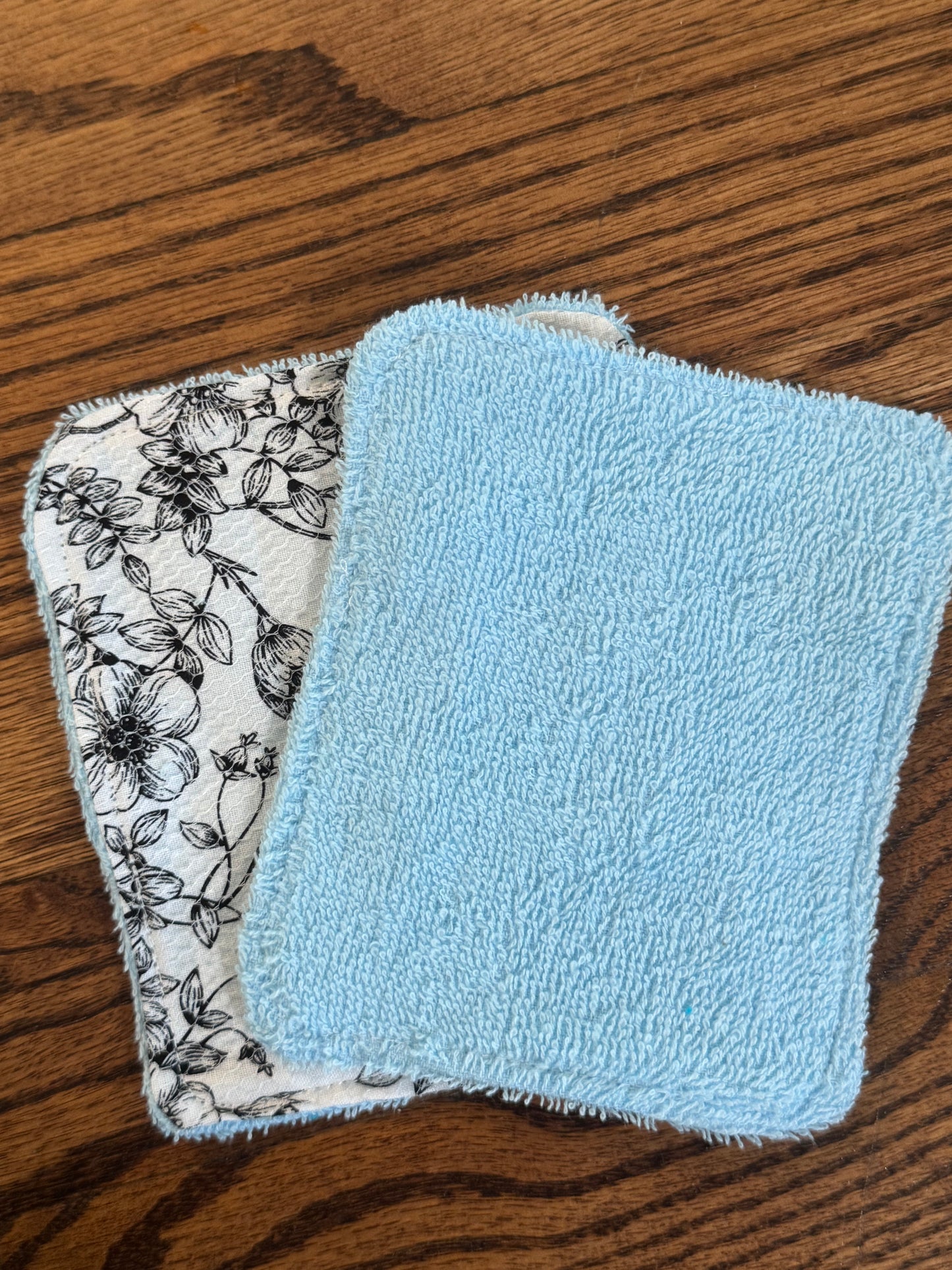 Black and White Flowers | Reusable Dual-Sided Dish Scrubber Set | 2-Pack Cotton & Terry Dish Cloths with Scrubbing Mesh | Eco-Friendly Kitchen Cleaning Cloths