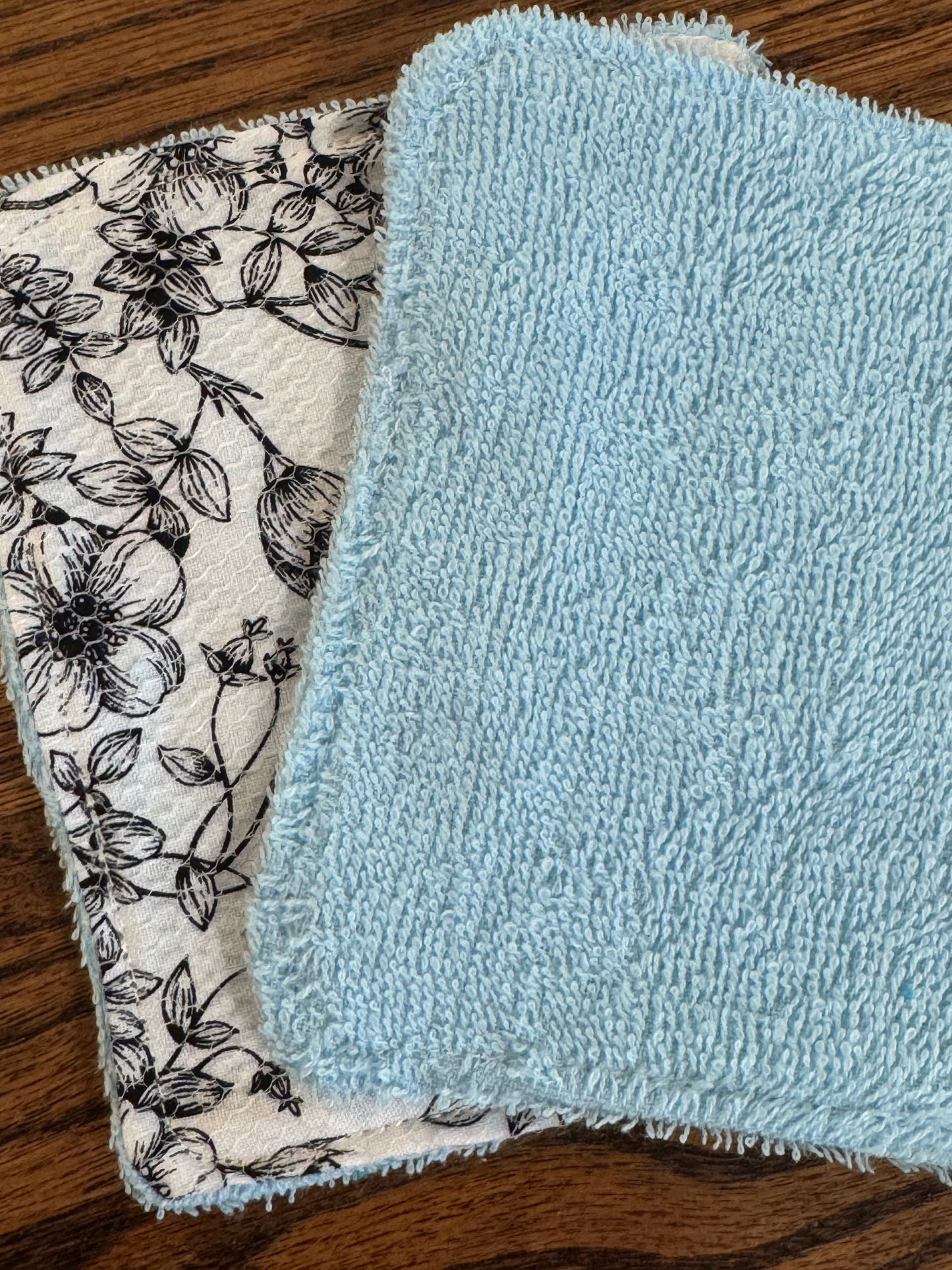 Black and White Flowers | Reusable Dual-Sided Dish Scrubber Set | 2-Pack Cotton & Terry Dish Cloths with Scrubbing Mesh | Eco-Friendly Kitchen Cleaning Cloths