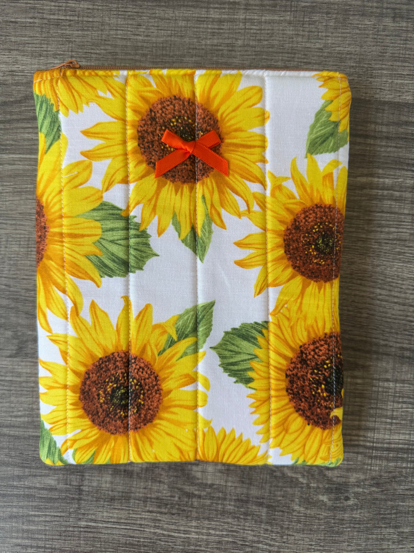 Sunflower E-Reader Case | E-Reader Cover | E-Reader Pouch | Handmade Kindle Sleeve | Padded E-Reader Case | 8x10 Cotton Kindle Pouch | Paperwhite Sleeve | Book Lover Gift | Tablet Sleeve | Zippered E-Reader Cover