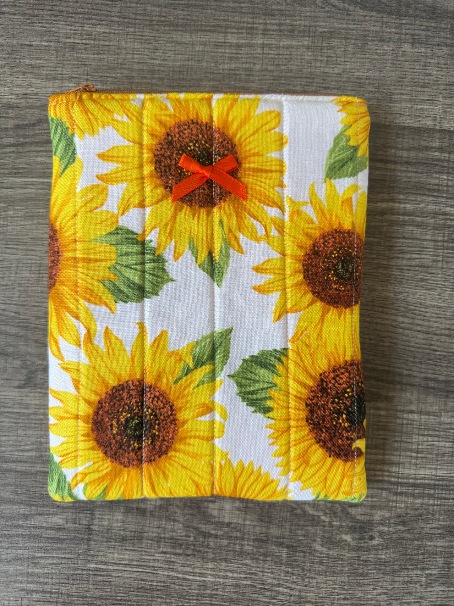 Sunflower E-Reader Case | E-Reader Cover | E-Reader Pouch | Handmade Kindle Sleeve | Padded E-Reader Case | 8x10 Cotton Kindle Pouch | Paperwhite Sleeve | Book Lover Gift | Tablet Sleeve | Zippered E-Reader Cover