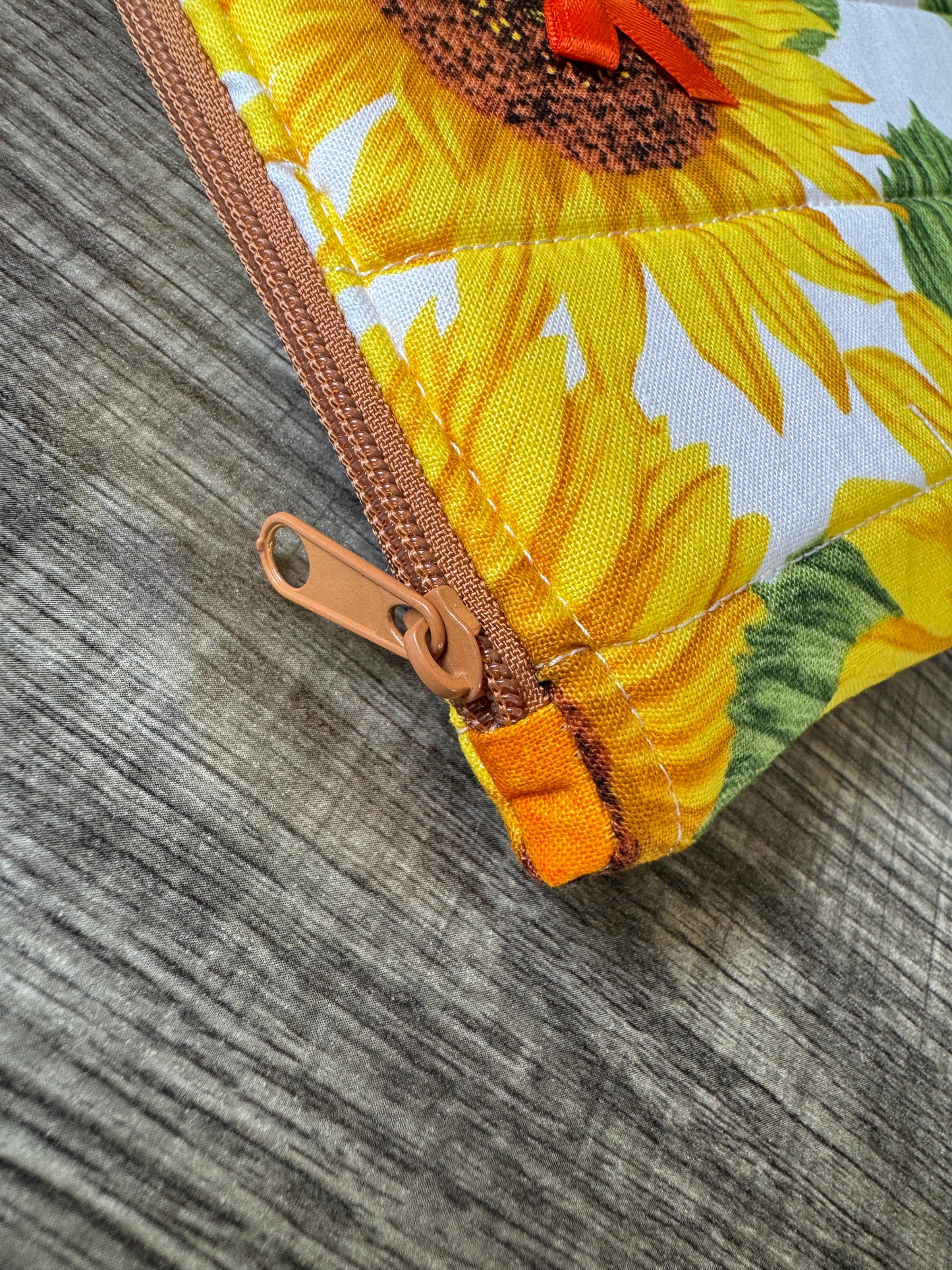 Sunflower E-Reader Case | E-Reader Cover | E-Reader Pouch | Handmade Kindle Sleeve | Padded E-Reader Case | 8x10 Cotton Kindle Pouch | Paperwhite Sleeve | Book Lover Gift | Tablet Sleeve | Zippered E-Reader Cover