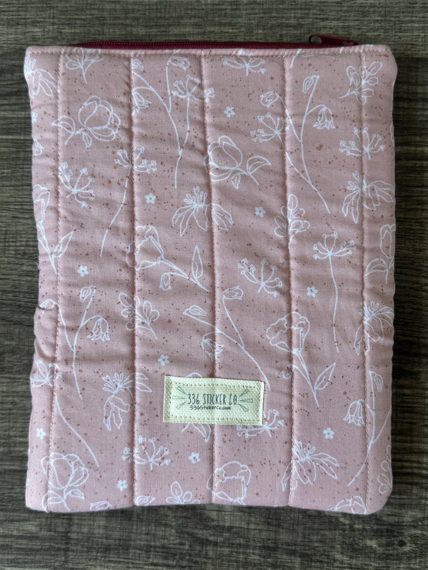 Vintage Floral Sketch E-Reader Case | E-Reader Cover | E-Reader Pouch | Handmade Kindle Sleeve | Padded E-Reader Case | 8x10 Cotton Kindle Pouch | Paperwhite Sleeve | Book Lover Gift | Tablet Sleeve | Zippered E-Reader Cover