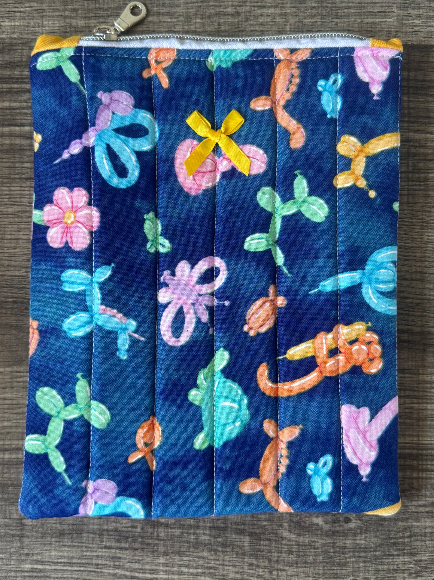 Balloon Animal E-Reader Case | E-Reader Cover | E-Reader Pouch | Handmade Kindle Sleeve | Padded E-Reader Case | 8x10 Cotton Kindle Pouch | Paperwhite Sleeve | Book Lover Gift | Tablet Sleeve | Zippered E-Reader Cover