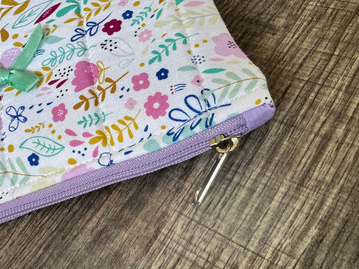 Whimsical Folk Floral E-Reader Case | E-Reader Cover | E-Reader Pouch | Handmade Kindle Sleeve | Padded E-Reader Case | 8x10 Cotton Kindle Pouch | Paperwhite Sleeve | Book Lover Gift | Tablet Sleeve | Zippered E-Reader Cover