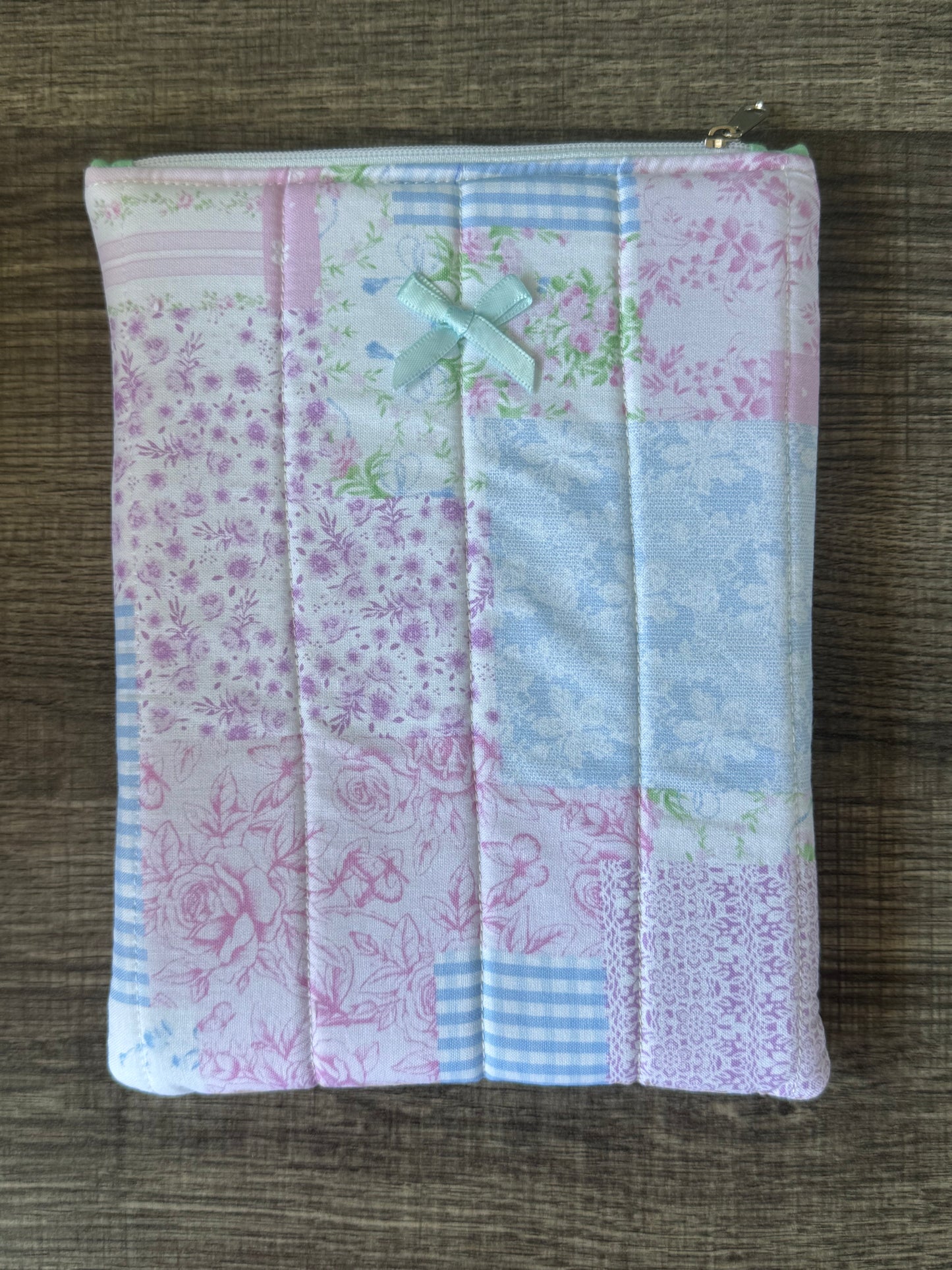 Pastel Patchwork E-Reader Case | E-Reader Cover | E-Reader Pouch | Handmade Kindle Sleeve | Padded E-Reader Case | 8x10 Cotton Kindle Pouch | Paperwhite Sleeve | Book Lover Gift | Tablet Sleeve | Zippered E-Reader Cover
