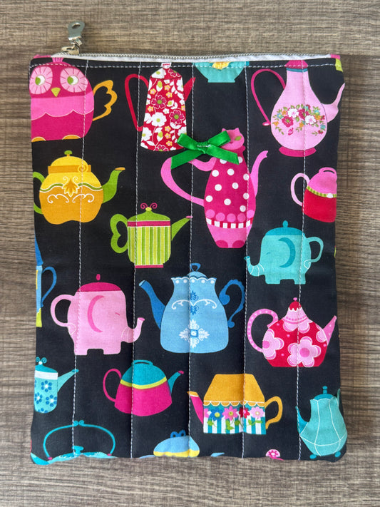 Teapot E-Reader Case | E-Reader Cover | E-Reader Pouch | Handmade Kindle Sleeve | Padded E-Reader Case | 8x10 Cotton Kindle Pouch | Paperwhite Sleeve | Book Lover Gift | Tablet Sleeve | Zippered E-Reader Cover