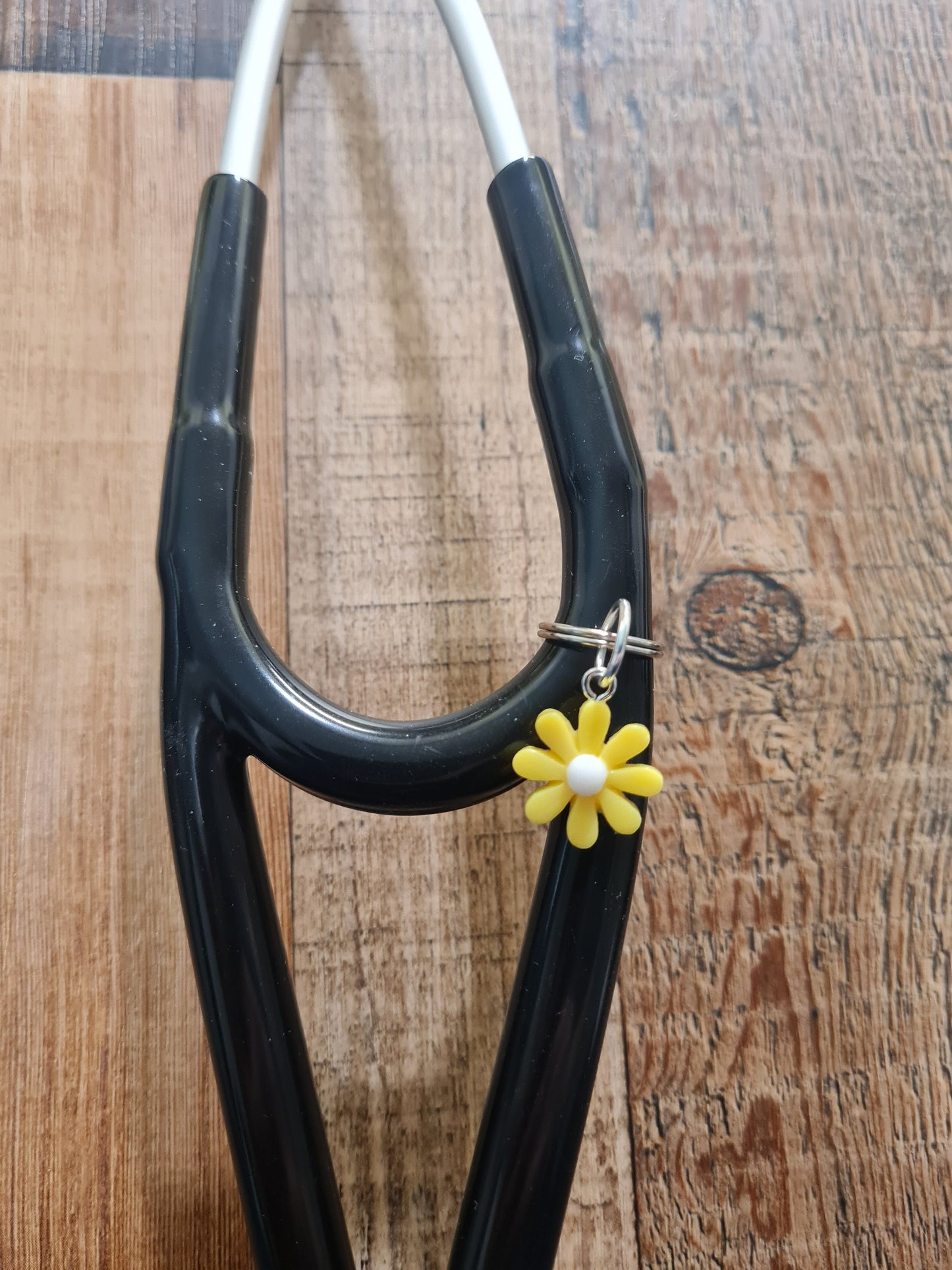 Daisy ~ Stethoscope Charm ~  RN Charm ~ Medical Stethoscope Charm  ~ Physician Charm ~ Stethoscope Tag ~ OT ~ RT ~ Flower Charm