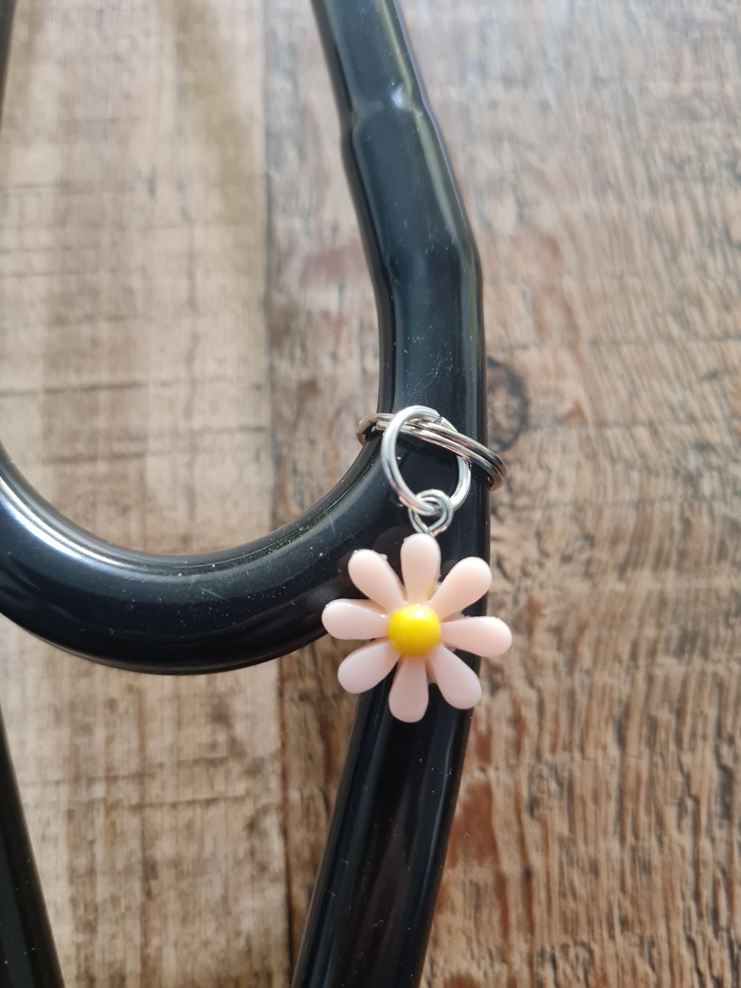Daisy ~ Stethoscope Charm ~  RN Charm ~ Medical Stethoscope Charm  ~ Physician Charm ~ Stethoscope Tag ~ OT ~ RT ~ Flower Charm