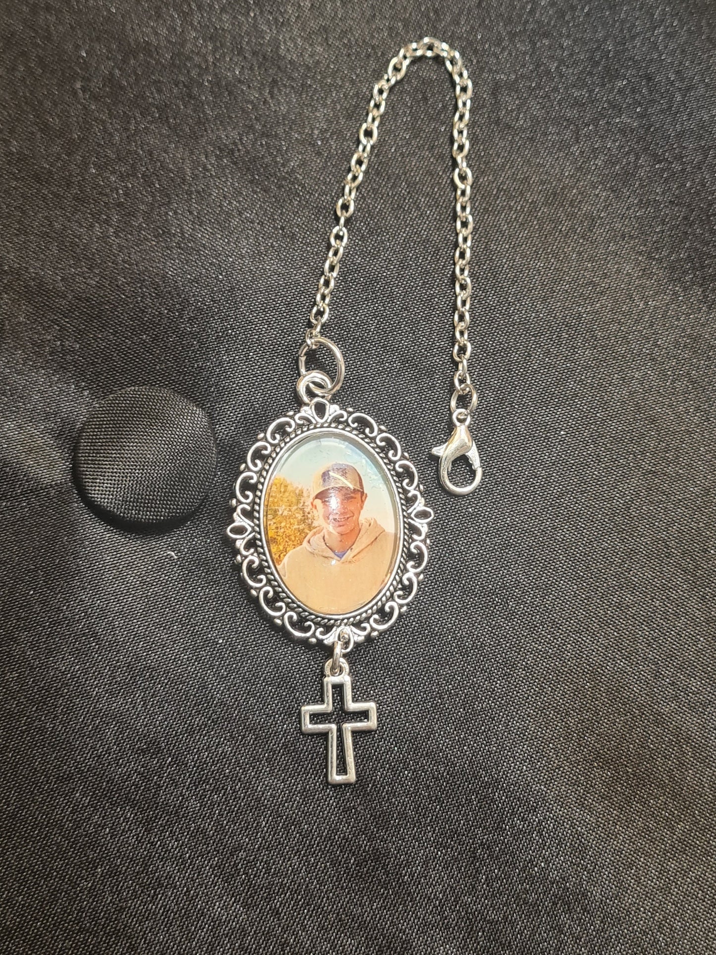 Graduation Cap Charm ~ Memorial Graduation Charm ~ Class of 2026 ~ Graduation Cap ~ Graduate Charm ~ In Loving Memory Charm ~ Graduation 2026