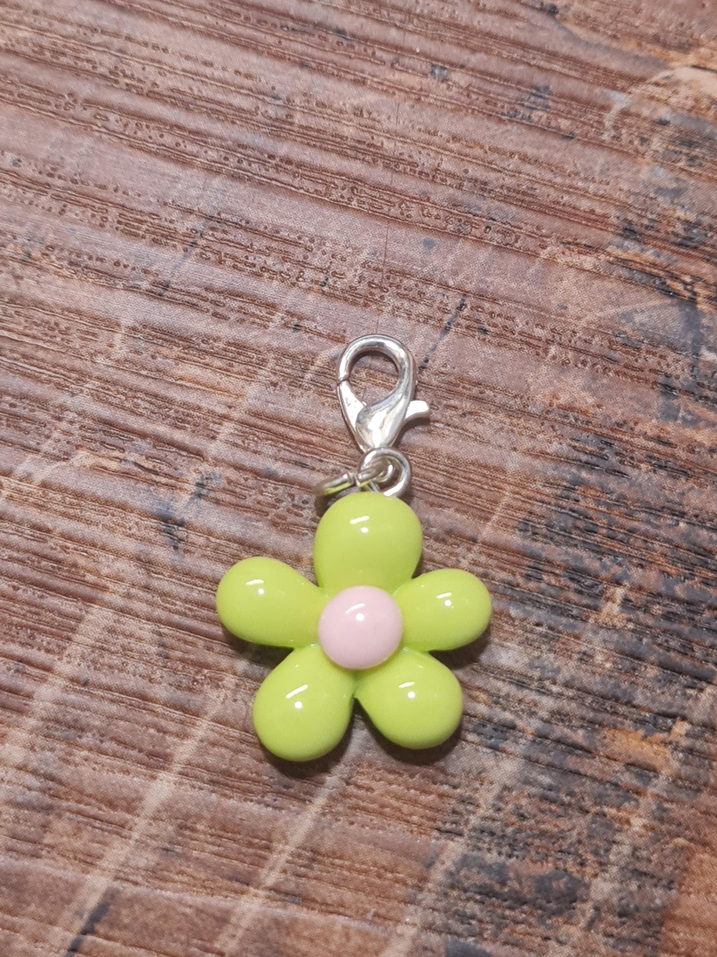 Petal Flower ~ ID Badge Reel Charm ~ Custom Made Charms ~ Badge Buddy ~ Badge Accessories ~ Daisy Charm ~ Fun Flower ~ Secret Santa