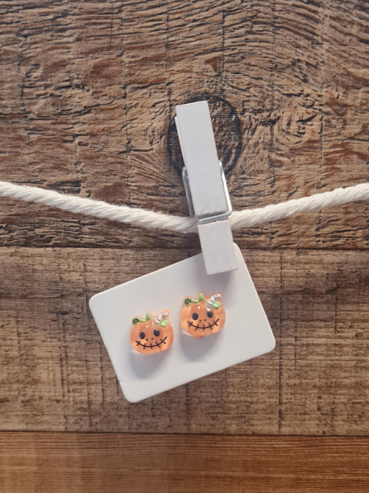 Halloween Earrings ~ Pumpkin Earrings ~ Jack O Lantern Earrings ~ Cute Earrings ~ Fun Earrings ~ Carved Pumpkin Earrings ~ Post Earrings