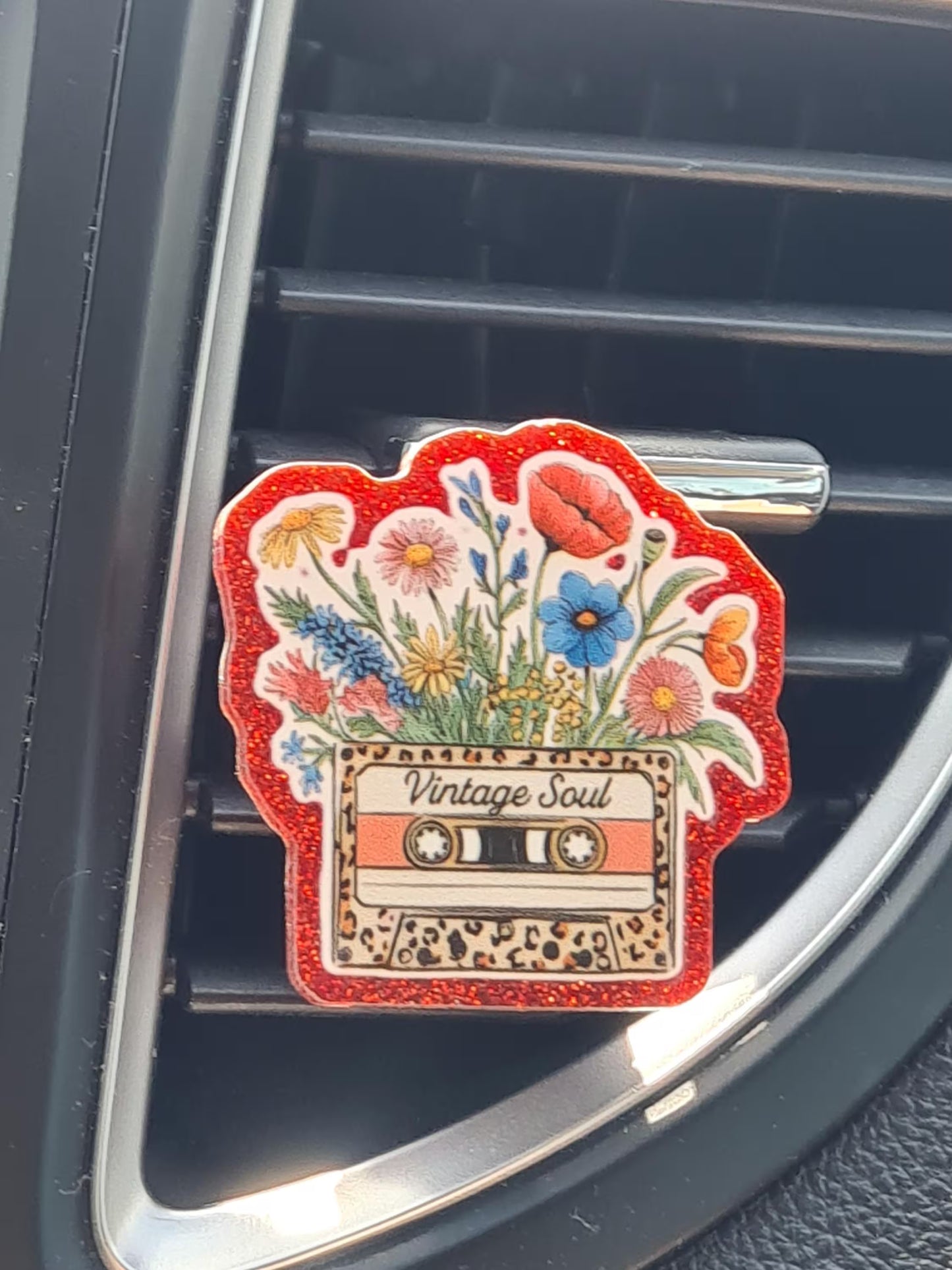 "Vintage Soul" Retro Car Air Freshener - Essential Oil Diffuser for Old Souls - Aesthetic Wood & Glass Vent Clip with Refillable Natural Scents